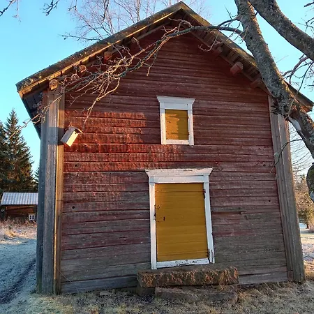 Pyrroen Pirtti, Koko Talo * Oulainen